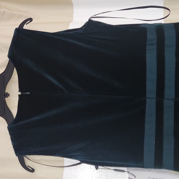 Dress - Picture 4 of 4